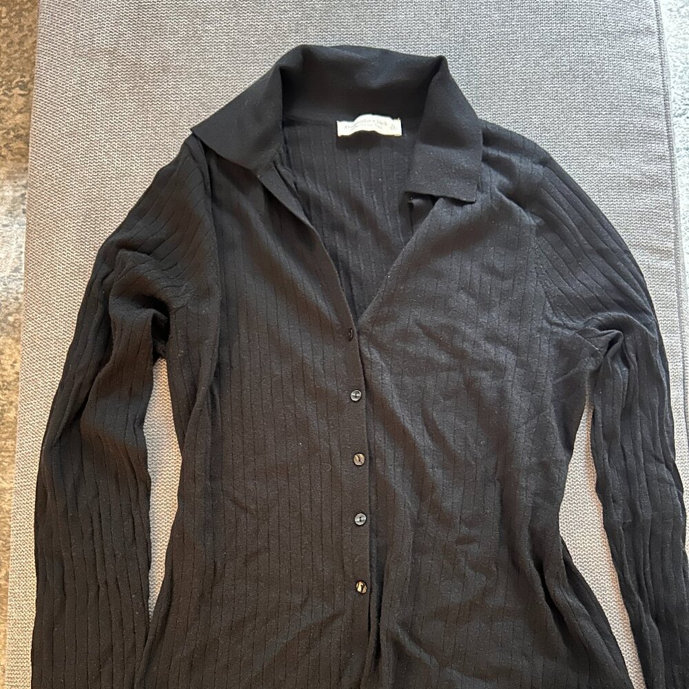 NEVER WORN Ribbed button up long sleeve polo